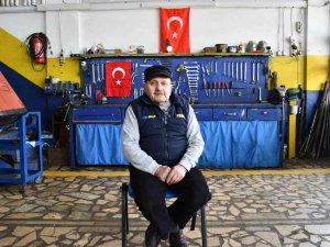 İ̇znik’te Yarım Asırdır Traktörlere Hayat Veriyor