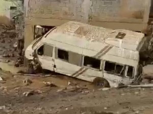 Bitlis’te Sulama Göleti Patladı: Sel Suları Mahalleyi Yuttu