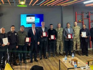 Tsk Güçlendirme Vakfına Bağış Yapanlara Plaket Ve Teşekkür Belgesi
