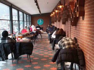 Dönemeç Kitap Kafe’ye Gençlerden Yoğun İlgi