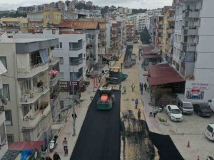 Aydın Büyükşehir Belediyesi Kuşadası’nın Yollarını Yeniliyor