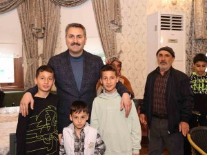 Başkan Eroğlu: "Bir Evlat, Bir Kardeş, Bir Ağabey Olarak Her Zaman Emrinize Hazırım"