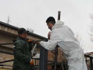 Depremzede Kardeşleri İçin Sınıf Yapıyorlar