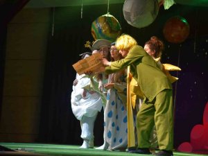 Depremzede Çocuklar ‘Başka Bi Küçük Prens’i İzledi