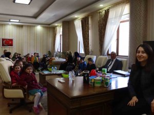 Uzundere Müftülüğü 4-6 Yaş Öğrencileri Kumbaralarındaki Parayı Deprem Bölgesine Gönderdi