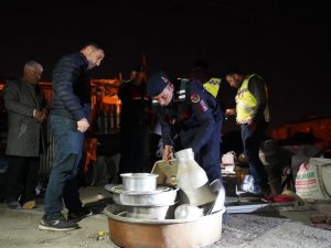Depremzedelerin Evlerinden Hırsızlık Yapan 2 Zanlı Tutuklandı