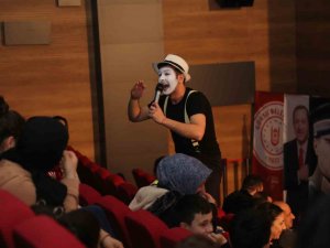 Gürsu’da Ücretsiz Sinema Ve Tiyatro Keyfi