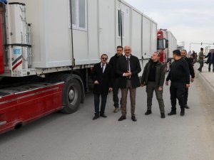 İ̇pekyolu Belediyesinden Deprem Bölgesine Konteyner Desteği