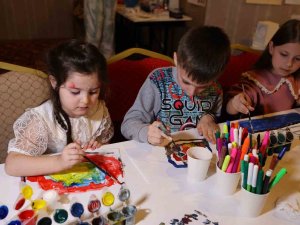 Depremzede Çocuklar Termal Otelde Misafir Ediliyor