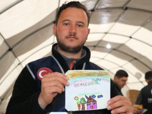 Depremzede Çocuklara İ̇hlas Vakfı Öğrencilerinden Mektuplu Oyuncak Hediyesi