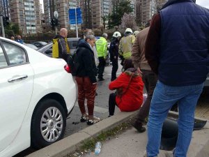 Kartal’da 2 Kişinin Yaralandığı Trafik Kazası Kamerada