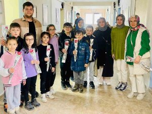 Hisarcık’ta Minik Öğrenciler Doktorların Tıp Bayramını Kutladı