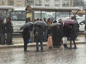 Elazığ’da Sağanak Yağış Etkili Oldu