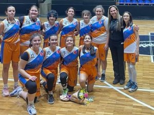 Balıkesir’de 75. Yıl Perileri Şampiyon Oldu