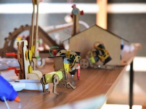 Mustafakemalpaşa Belediyesinden Doğa Ve Fen Okuluna Tam Destek