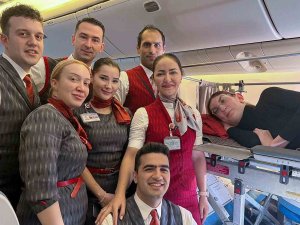 Dünyanın En Uzun Boylu Kadını Rumeysa Gelgi Türkiye’ye Döndü