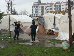Malatya’da Sağanak Yağış Etkili Oldu