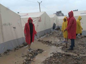 Deprem Bölgesinde Yağış Etkili Oldu
