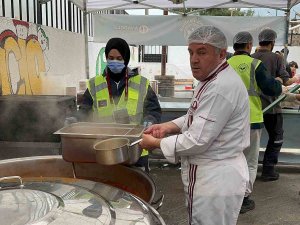 Deprem Bölgesinde Anadolu Mutfağından Her Gün 10 Bin Kişiye Sıcak Yemek