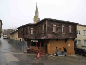 Tarihi Hacı Osmanağa Camii’nin Restorasyon Çalışmaları Başladı