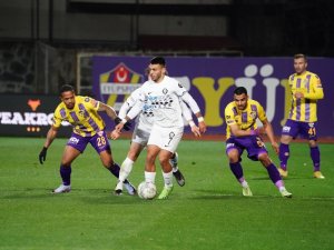 Altaylı Eren Erdoğan, Takımının Asist Yükünü Çekiyor