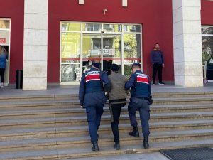 Aranan İki Şahıs Yakalanarak Tutuklandı