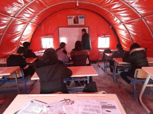 Yks Ve Lgs İçin Gönüllü Öğretmenler Deprem Bölgesinde Görev Alıyor