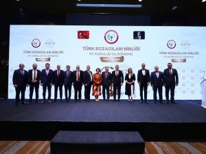 Eczacılık Fakültesi Öğretim Üyelerinden Büyük Başarı