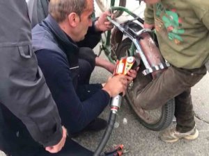 Batman’da Ayağı Bisiklete Sıkışan Çocuğu İtfaiye Kurtardı