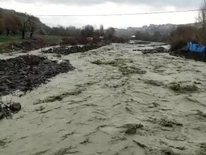 Bingöl’de Sağanak Yağış Etkili Oldu