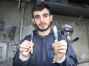 Avrupalı Kadınlardan Esinlenilerek Tasarlanan Bu Bıçak, Sapıyla Dikkat Çekmeyi Başardı