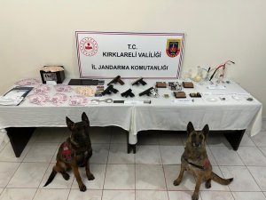 Kırklareli’nde Durdurulan Araçta Uyuşturucu Ve Tabanca Çıktı