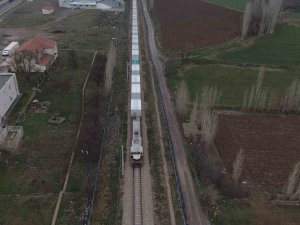 Depremzedelere Giden Yaşam Konteynerleri Kayseri’den Geçti