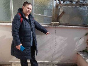 Adeta Deprem Olmadan Depremi Yaşadılar: Binalar Sürekli Kayıyor