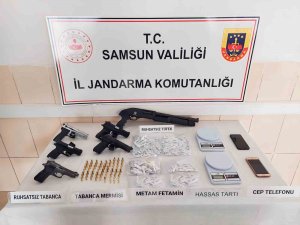 Jandarmadan 17 Adrese Eş Zamanlı Operasyon: Paket Paket Uyuşturucu Ele Geçirildi