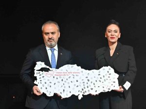 Bursa’da Kahramanlıklarıyla Tarihe Damga Vuran Türk Kadınları Vefa Gecesinde Anıldı