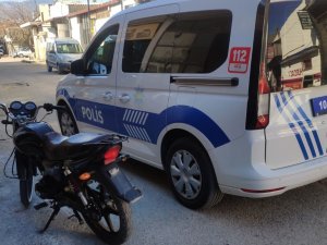 Edremit’te Çaldıkları Motosiklete Binerken Yakalandılar