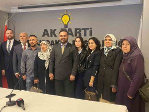 İ̇şadamı Annesinin Duasıyla Aday Adaylığını Açıkladı