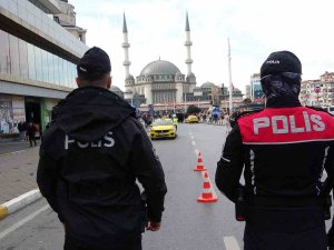 Taksim’de Helikopter Destekli "Türkiye Güven Huzur" Uygulaması