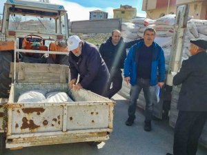 İ̇nönü’de 130 Çiftçiye Yüzde 50 Hibeli Nohut Tohum Desteği