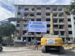 Eyüpsultan’da 7 Blok Ve 204 Bağımsız Birim Yıkılıyor, Yerinde Dönüşüm Başlıyor