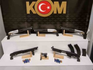 Kayseri’de Şafak Operasyonu: Ruhsatsız Tabanca, Tüfek Ve Çok Sayıda Mermi Ele Geçirildi