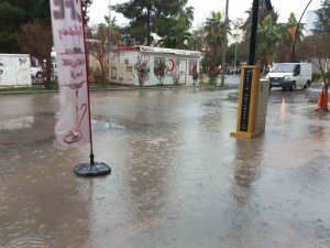 Kızıltepe’de 30 Dakikada Caddeler Göle Döndü