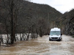 Munzur Çayı Taştı, Ovacık Yolu Ulaşıma Kapatıldı