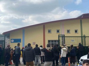 Ankara’da Sinir Krizi Geçiren Şahıs İlkokuldaki 20 Kişiyi Rehin Aldı