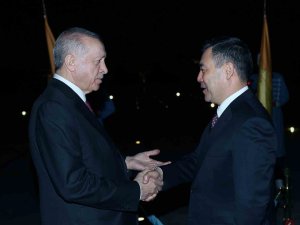 Cumhurbaşkanı Erdoğan, Kırgızistan Cumhurbaşkanı Caparov İle Görüştü