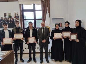 Simav’da Hafızlara Belgeleri Teslim Edildi
