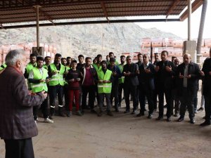 Oltu Tuğla Fabrikası Deprem Nedeni İle Üretime Erken Başladı