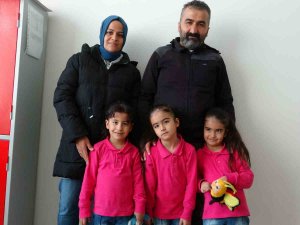 Depremzede Üçüzler Isparta’da Ders Başı Yaptı