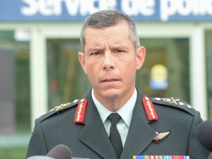 Kanadalı Generalden Hükümete 6 Milyon Dolarlık Dava